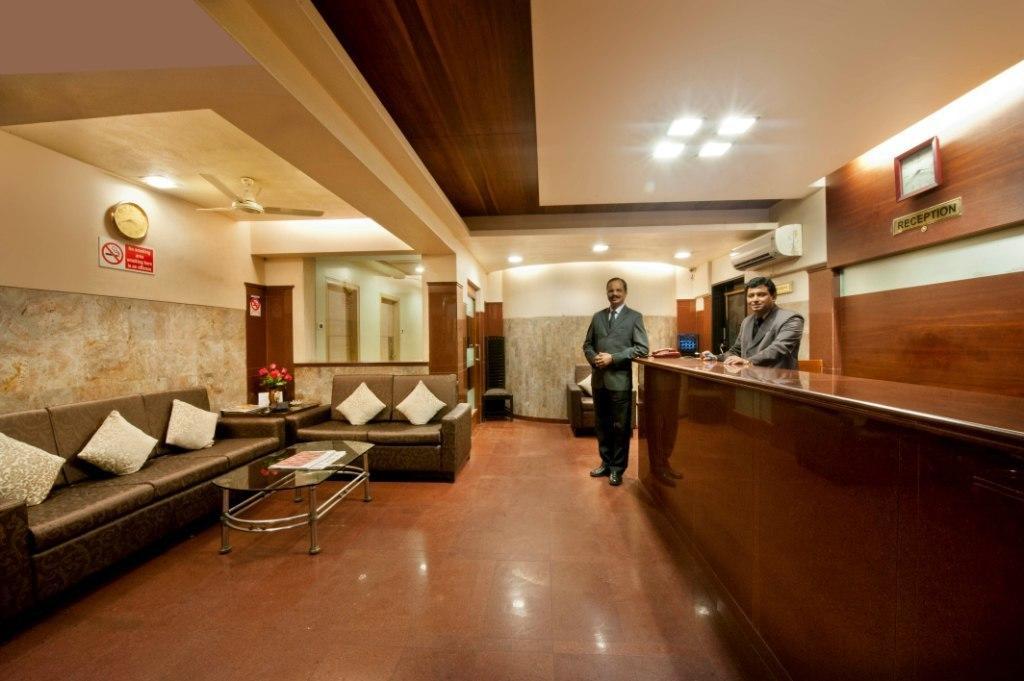 Rajhans Hotel Mumbai Exterior photo
